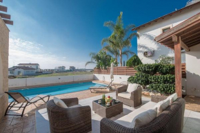 Villa Aloriti Enas - Stunning 3 Bedroom Ayia Thekla Villa with Private Pool - Close to the Beach